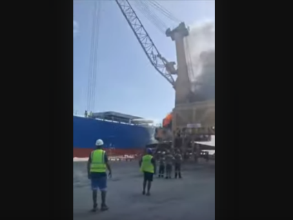 Incêndio deixa trabalhador preso em guindaste no Porto de Paranaguá; VÍDEO