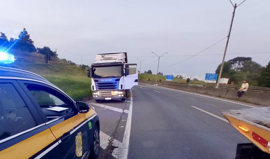 interdição BR-116 Contorno Leste Quatro Barras