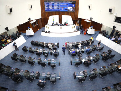 Mudança em regra da época do Brasil Império vai dar mais agilidade às votações na Alep