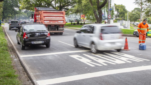Prefeitura de Curitiba busca inovações para reduzir acidentes e mortes no trânsito