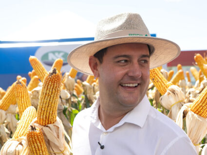 Com 81% de aprovação, Ratinho Junior aparece no topo da avaliação de governadores no Brasil