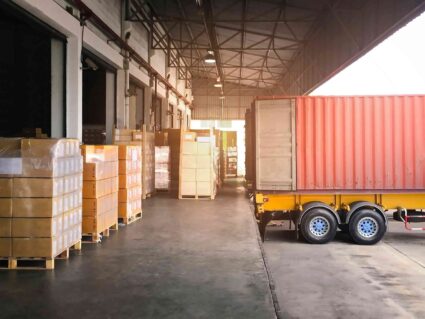 Alimentos e eletrônicos lideram lista de cargas roubadas no Brasil