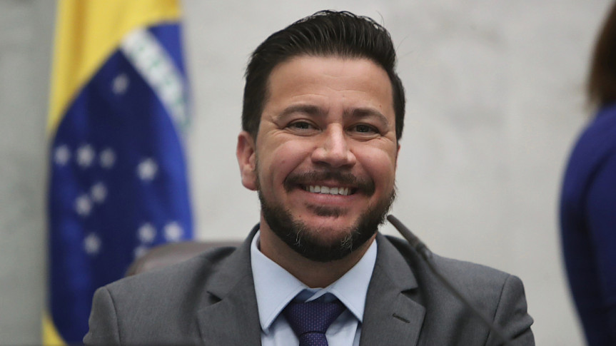 Arilson coloca campanha na rua para presidência do PT