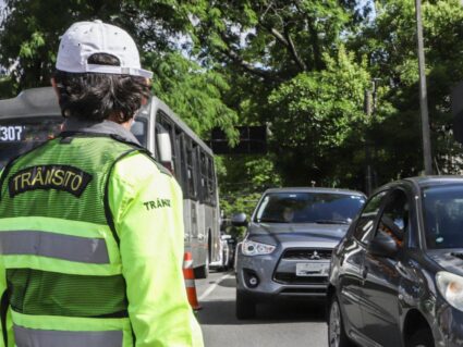 Corrida altera trajeto de 47 linhas de ônibus em Curitiba