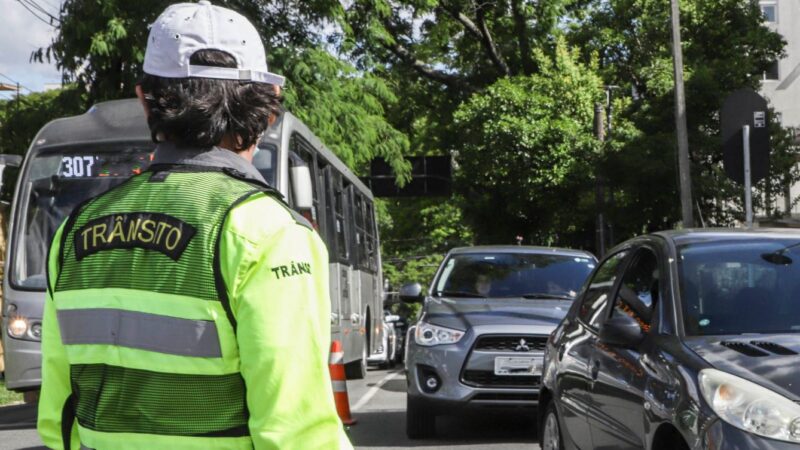 Corrida altera trajeto de 47 linhas de ônibus em Curitiba