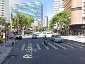 Domingo no Centro bloqueia trânsito em ruas centrais da capital