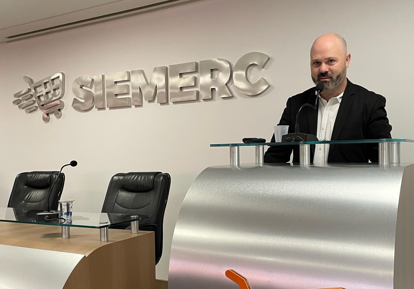 Jeizon Souza Ferraro é eleito presidente do Siemerc para Gestão 20252030