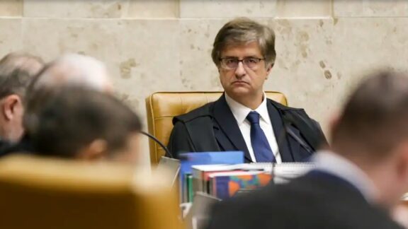 PGR é contra pedido de Bolsonaro para apresentar defesa em 83 dias