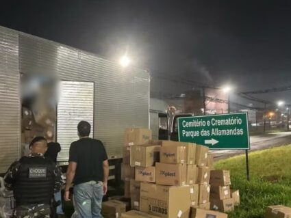 Justiça decreta prisão de policiais flagrados escoltando caminhão com contrabando