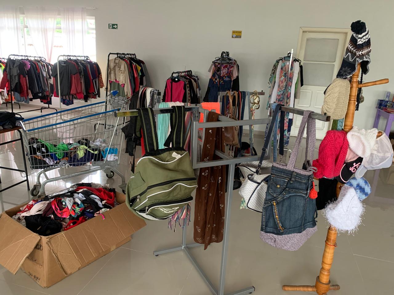 Provopar Estadual realiza bazar solidário em Curitiba com peças a partir de R$ 5