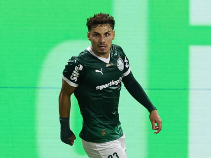 Raphael Veiga pode ser vendido pelo Palmeiras