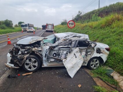 Motorista morre em acidente com ônibus na BR-376