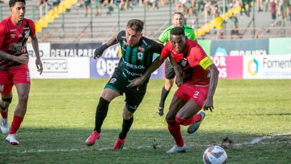 Tudo igual! Athletico e Maringá empatam e definem vaga para final em Curitiba