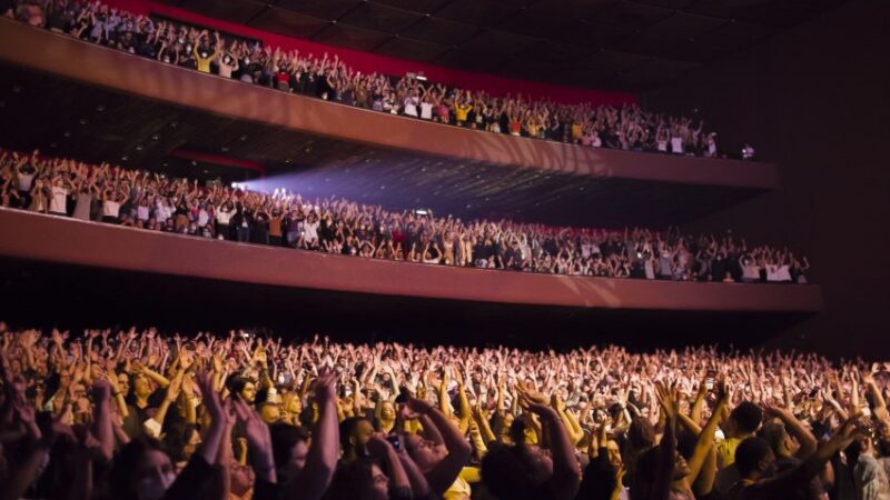 Mais de 200 mil pessoas participam do Festival de Curitiba