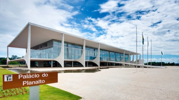 Lula sanciona Orçamento de 2025 com superávit de R$ 14 bi