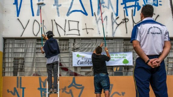 Projeto quer responsabilizar pais por pichação de menores em Curitiba