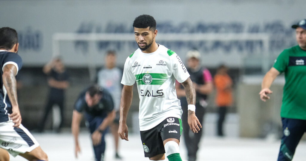 Coritiba perde a primeira na Série B e deixa o G-4