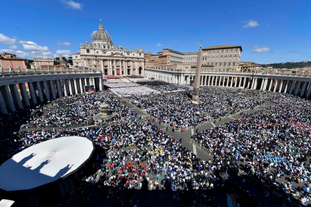 Funeral do Papa Francisco reúne mais de 200 mil pessoas no Vaticano