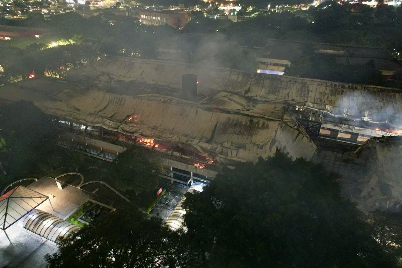 golpe vaquinha incêndio PUC