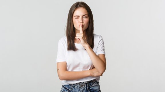 Mentirinha inofensiva? Entenda os efeitos do ato na saúde física e mental