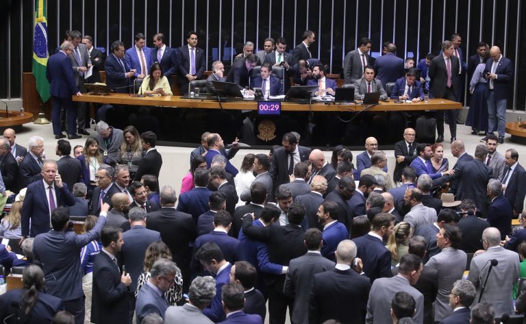 Câmara aprova projeto que amplia número de deputados federais