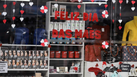 Dia das Mães: confira dicas do Procon antes de ir às compras