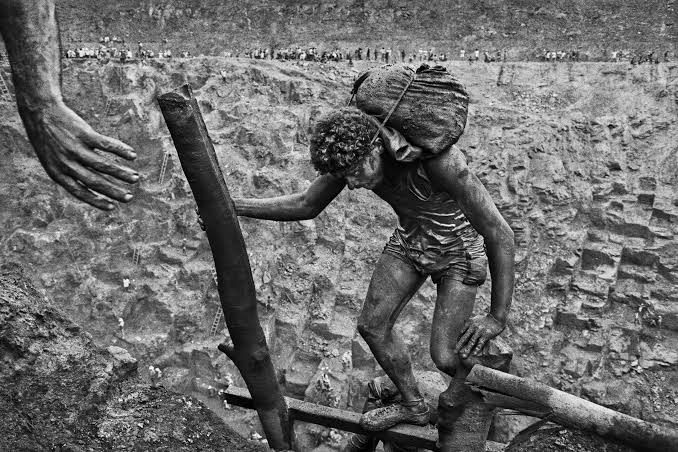 Sebastião Salgado: imagens que iluminam consciências e preservam memórias