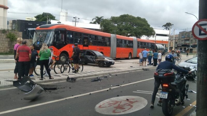 Caminhoneiro que causou destruição e múltiplos acidentes é julgado em Curitiba