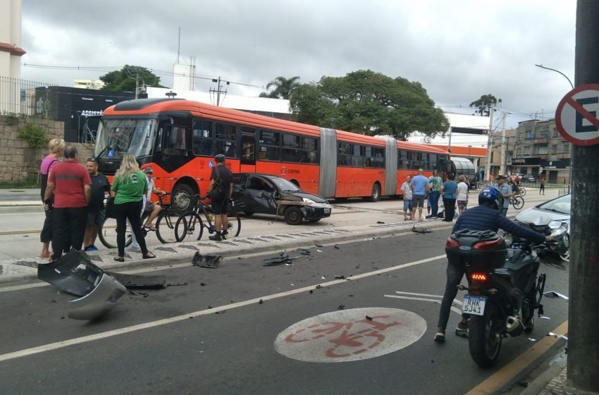 Caminhoneiro que causou destruição e múltiplos acidentes é julgado em Curitiba