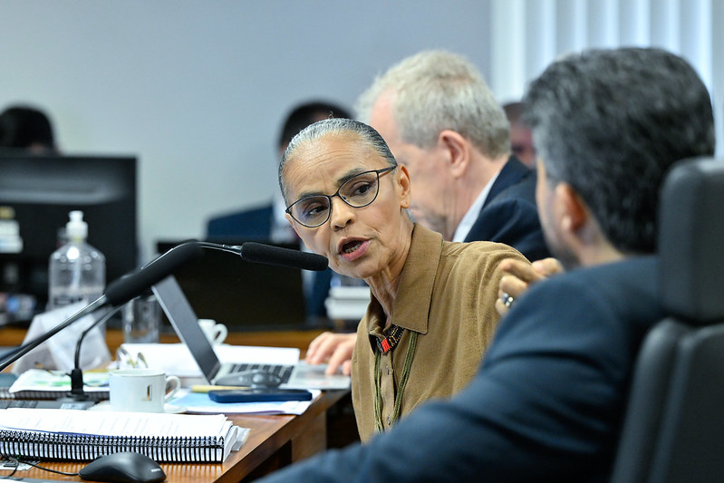 Marina Silva deixa audiência após ataque e ofensas no Senado