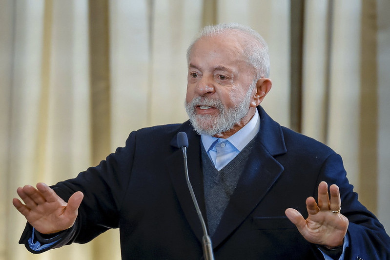 Nenhum aposentado terá prejuízo, diz Lula sobre roubo no INSS