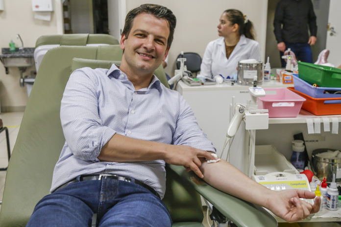 Eduardo Pimentel doação de sangue