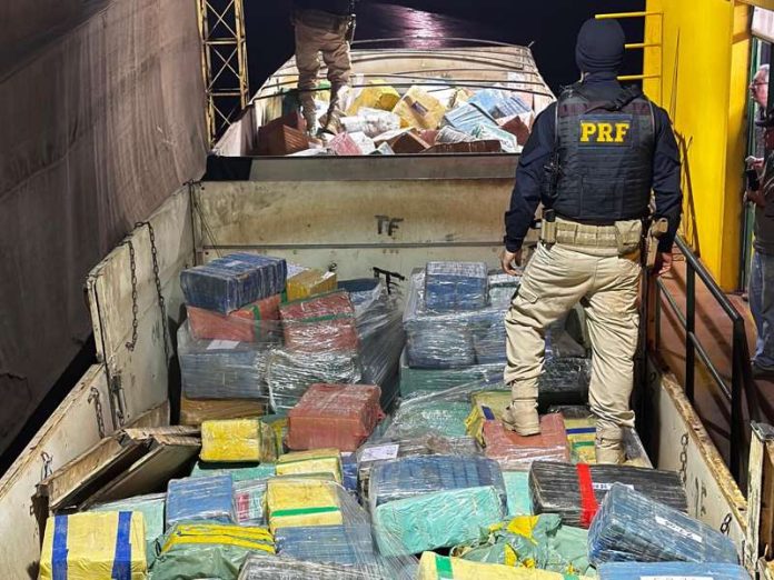 carreta recheada com maconha Paraná