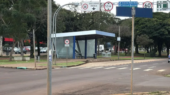 morador de rua furta ônibus em Cascavel