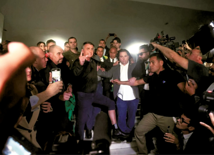 Bolsonaro tornozeleira