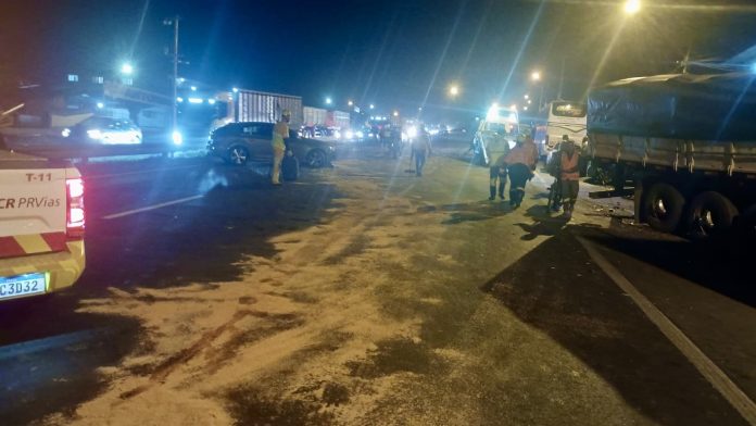 grave acidente caminhão sem freios BR-376
