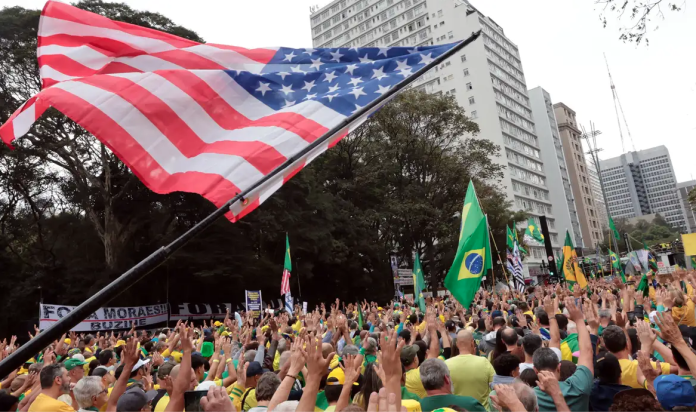 bandeira dos eua manifestações Brasil bolsonaristas