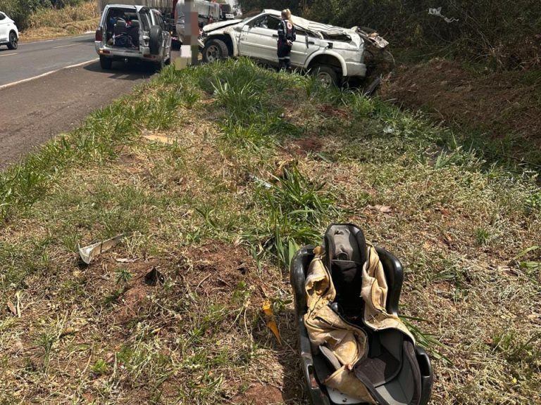 Criança é ejetada de cadeirinha e morre no Noroeste do Paraná