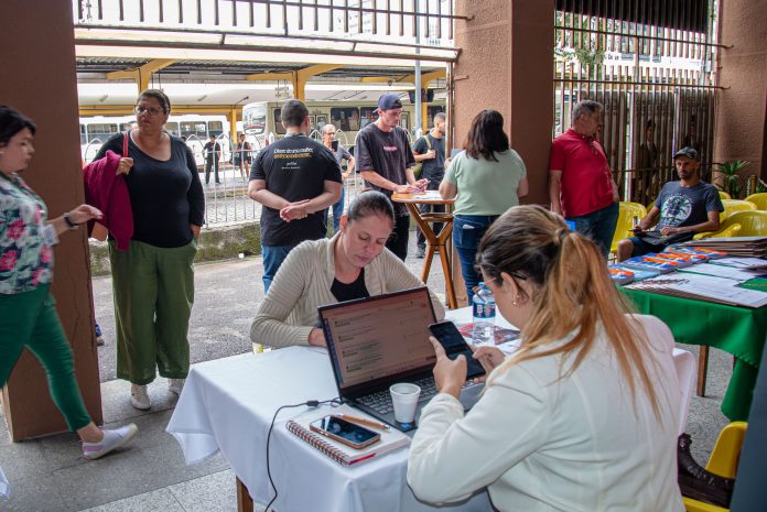 mutirão de empregos Curitiba