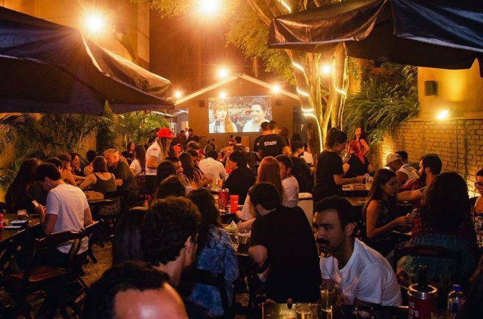 Garden Hamburgueria transmite o Super Bowl 2026 neste domingo, no Largo da Ordem