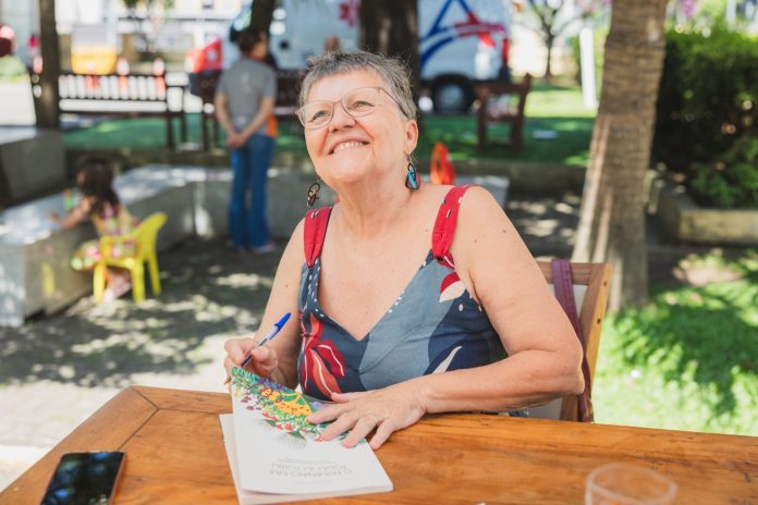 Dia da Mulher inspira lançamento poético de O Feminino em Todas as Coisas