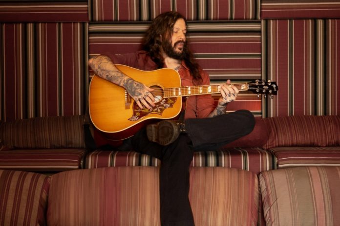 Curitiba recebe Shawn James