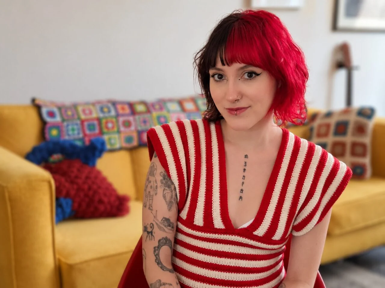Tecendo Caminhos para o Desenvolvimento Emocional das Crianças” — Helena lança “Crochê na Educação